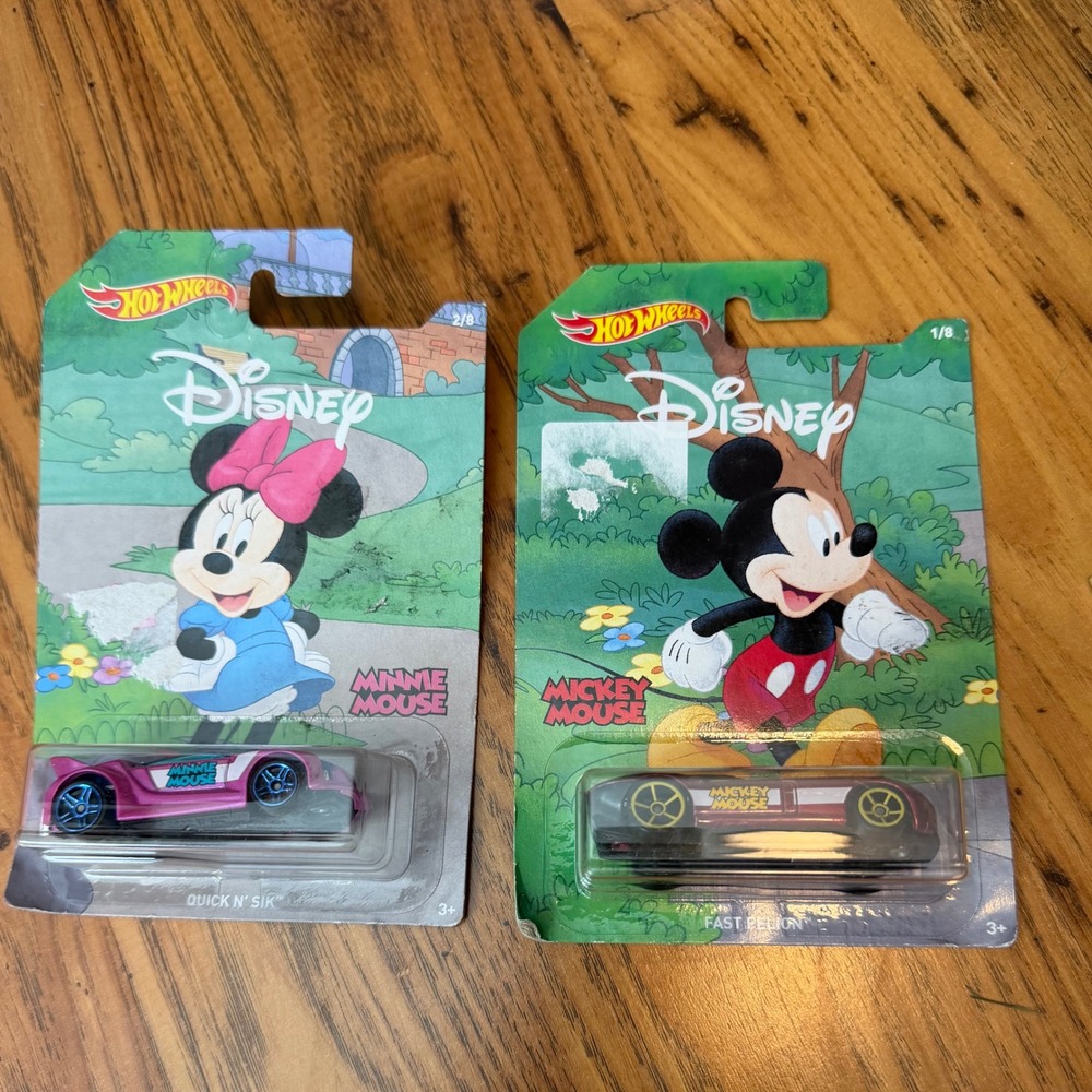 Hot Wheels Disney Mickey Minnie Mouse Fast Felion Quic Diecast Car Set 2017